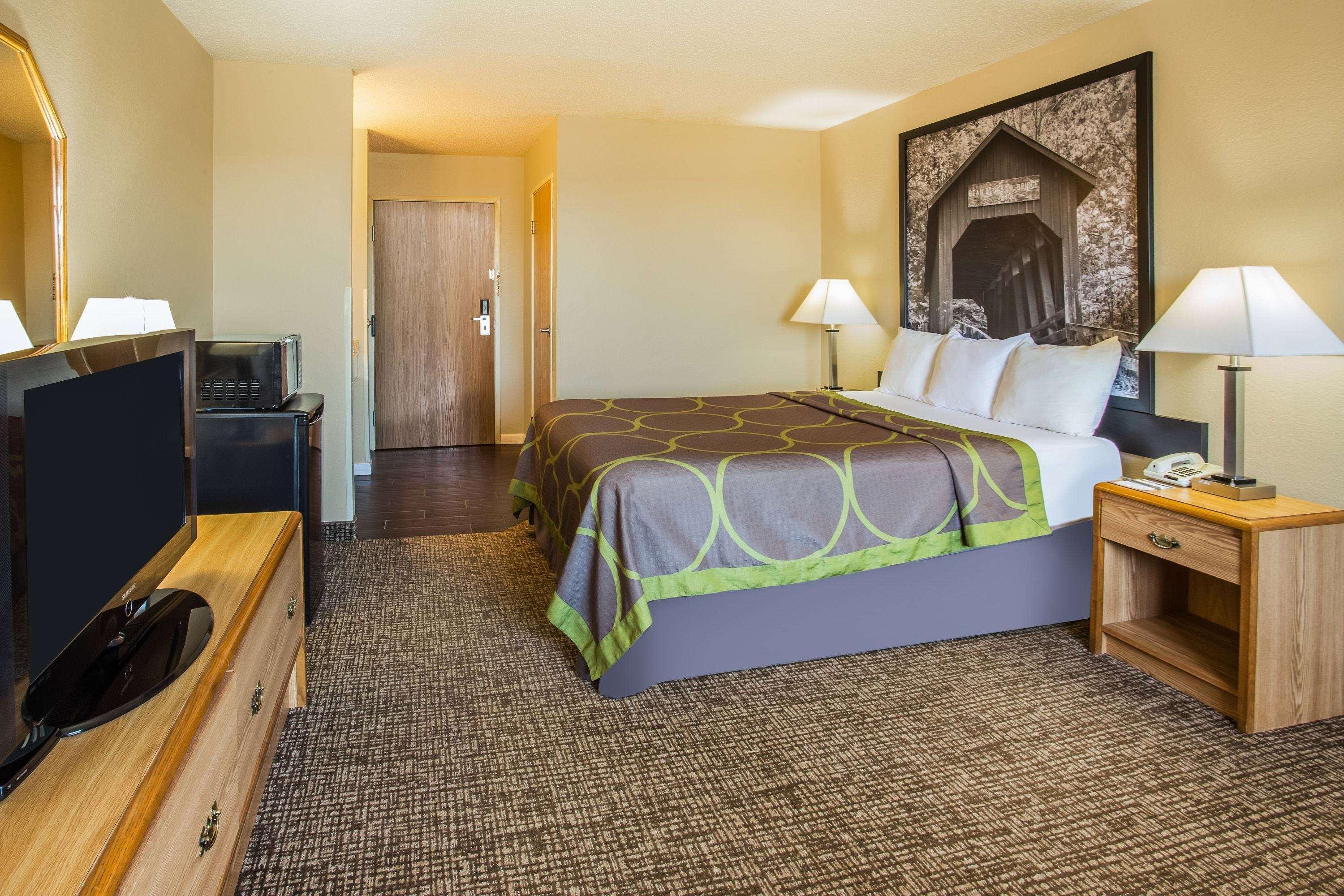 Hotel Super 8 By Wyndham Remington Esterno foto