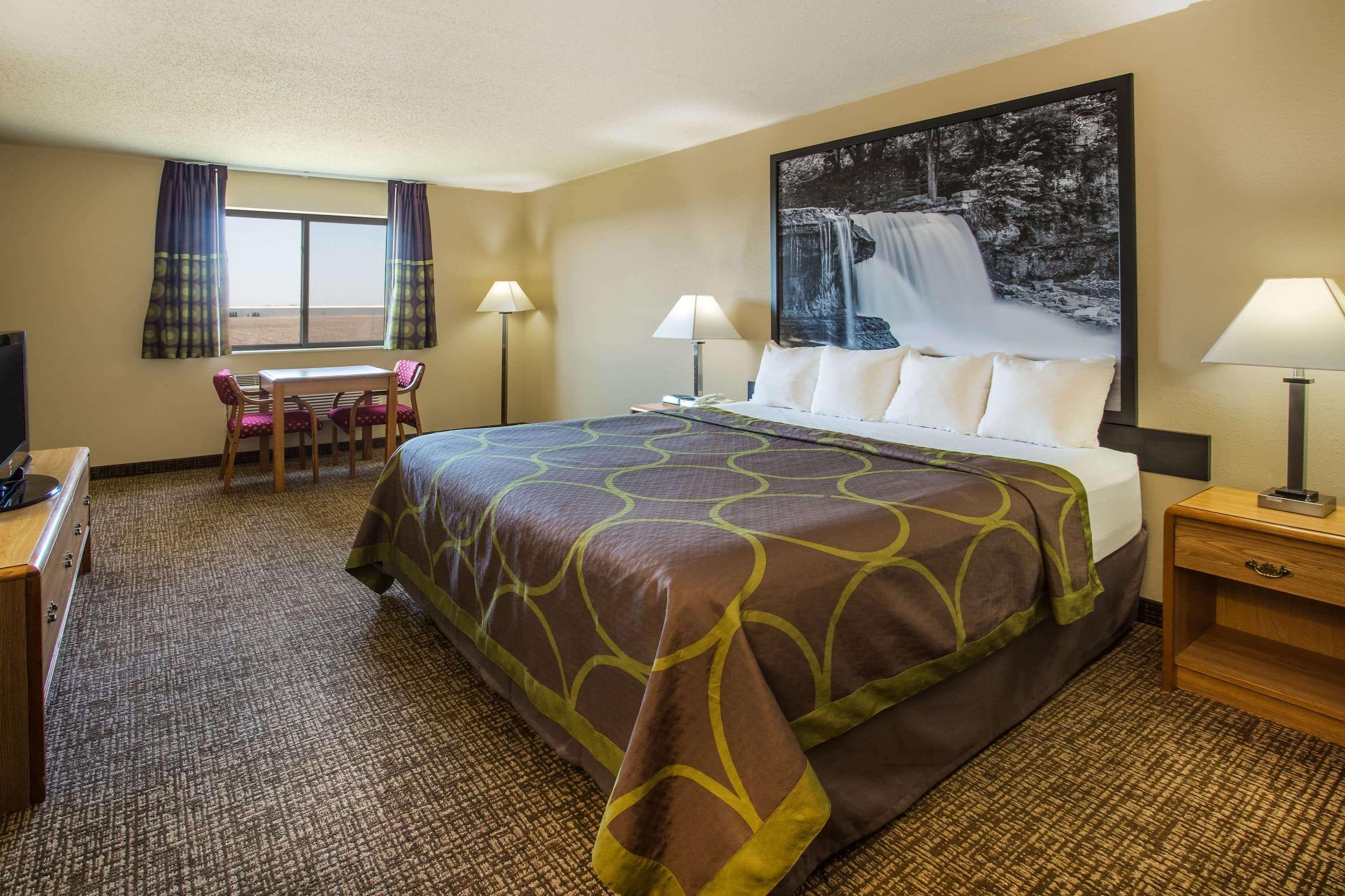 Hotel Super 8 By Wyndham Remington Esterno foto