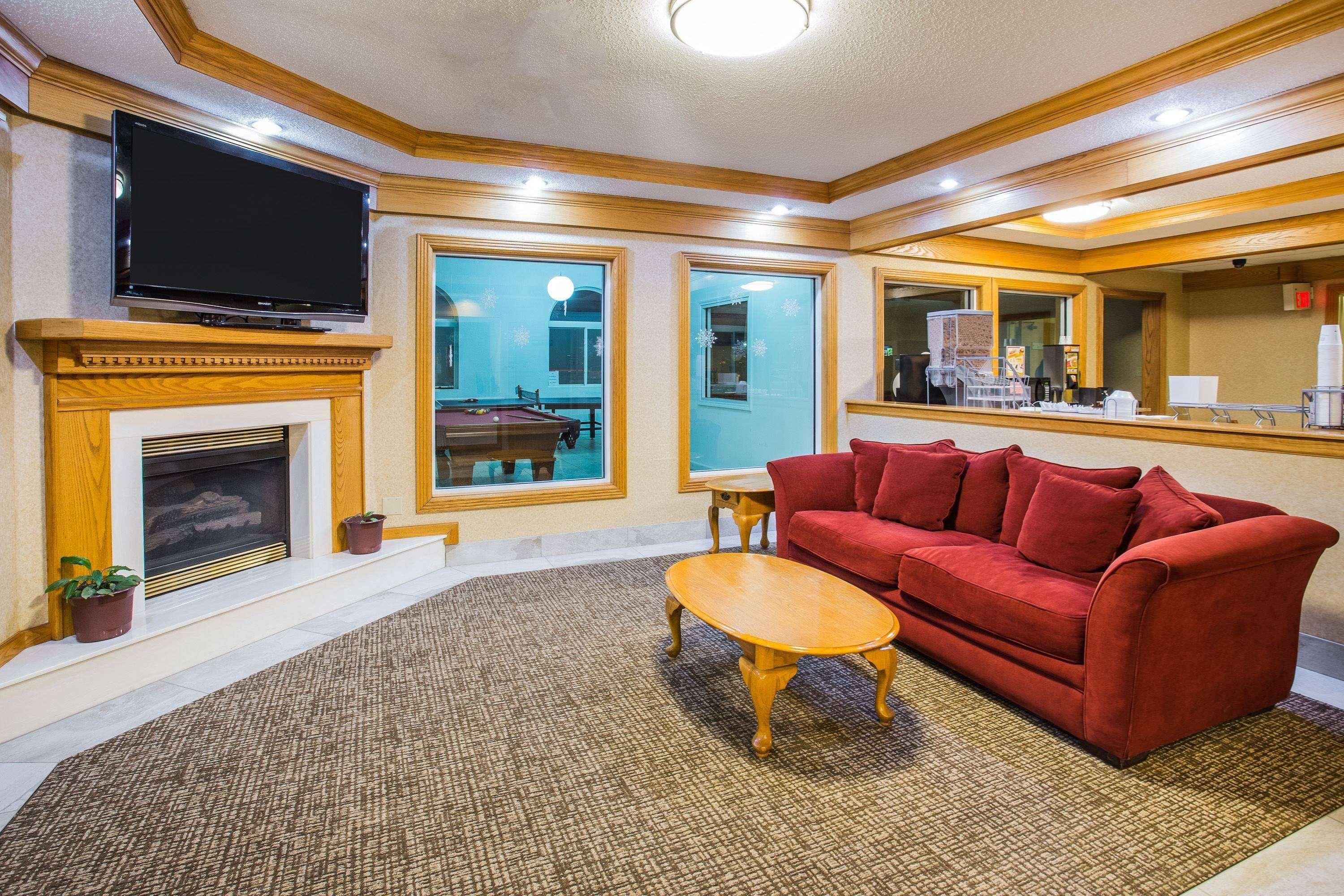 Hotel Super 8 By Wyndham Remington Esterno foto